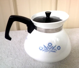 Corning Ware Teapot Blue Cornflower Design 6 Cup 5inX8in Black Cover/Knob VTG - Picture 1 of 6