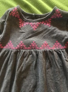 Carter’s Embroderied Dress - Size 6 with adorable pockets - Picture 1 of 3