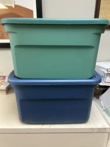 STERLITE PLASTIC STORAGE CONTAINERS LOT OF 2 16”x 12”x 10” GOOD CONDITION - Picture 1 of 1