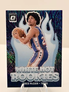 2024/25 Optic - Jared McCain - White Hot Rookies Blue Shimmer SP 76ers (RC) - Bild 1 von 2