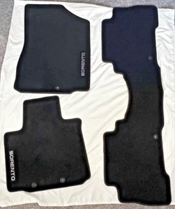 🍒 NEW Kia Genuine Parts Sorento Carpet Floor Mats 5-Passenger 1U014-ADUO1 🍒 - Picture 1 of 12