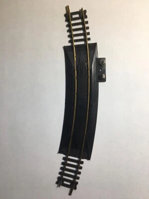 Life-Like HO Scale 18" Radius Curved Rerailer Terminal Track Brass - Image 1 of 4