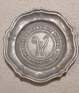 The Watergate Hotel Ashtray Washington DC Artograph Riverdale MD Vintage - Picture 1 of 5