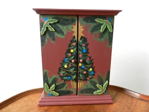 Hand painted wooden key cabinet box - Picture 1 of 12