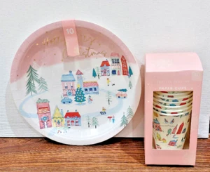 10 PAPER PLATES + 10 CUPS " HOLLY JOLLY CHRISTMAS STREET/TOWN SCENE PINK/WHITE - Picture 1 of 3