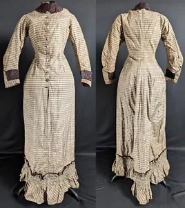 Viktorianische antike Mode 1870er/1880er Jahre Mädchen natürliche Form Hektik Kleid - Bild 1 von 24