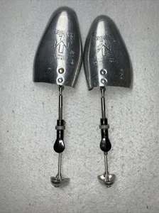 Árbol con forma de zapato de metal EXCLUSIVO para NEIMAN MARCUS de colección hecho en Inglaterra talla 8-9M - Imagen 1 de 7