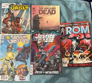 Lotto 5 fumetti Marvel DC Walking Dead Justice League Lanterna Verde usati - Foto 1 di 10