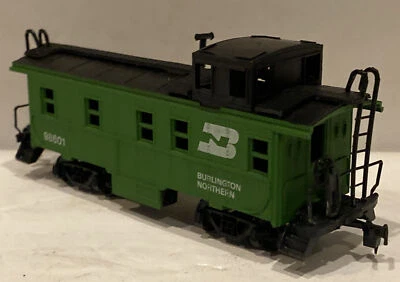 Lionel HO Scale Burlington Northern Lionel 98601 Caboose Car Vintage Green - Image 1 of 4