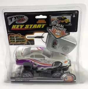 Mattel Wheels Tyco Ford Mustang R/C Radiocomando Chiave Avviamento 27MHz Vintage 2000 - Foto 1 di 4