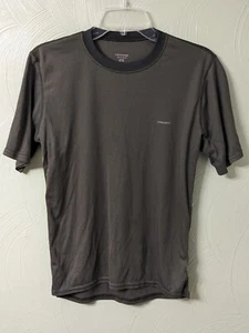 Patagonia Size MEDIUM  Green Capilene Crew Neck Base Layer Short Sleeve T-Shirt - Picture 1 of 5