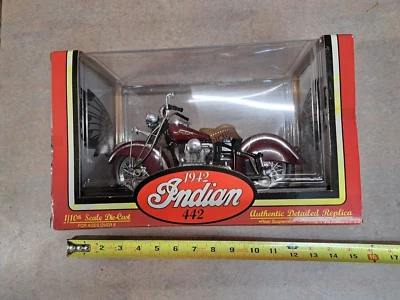 1/10 Scale Die-Cast 1942 Indian Motorcycle 442 With Box Tootsie Toy 3300 - Image 1 of 4