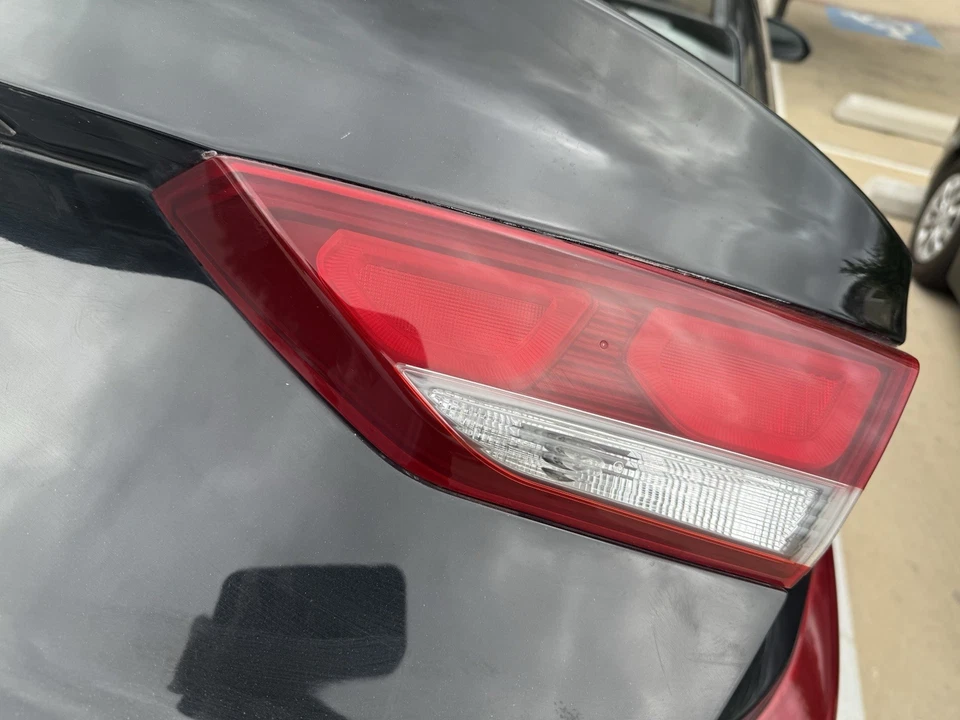 Original Right TailLight Luz Trasera Derecha Hyundai Elantra 2017-2018 - Image 1 of 1