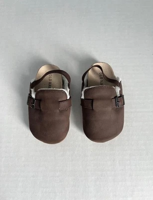 Old Navy Faux Fur Lined Toddler Clogs Shoes 18-24 Months - Image 1 of 4