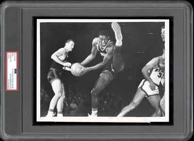 Oscar Robertson 1959 Cincinatti Bearcats NCAA tipo 3 foto original PSA/DNA Foto 1 de 2