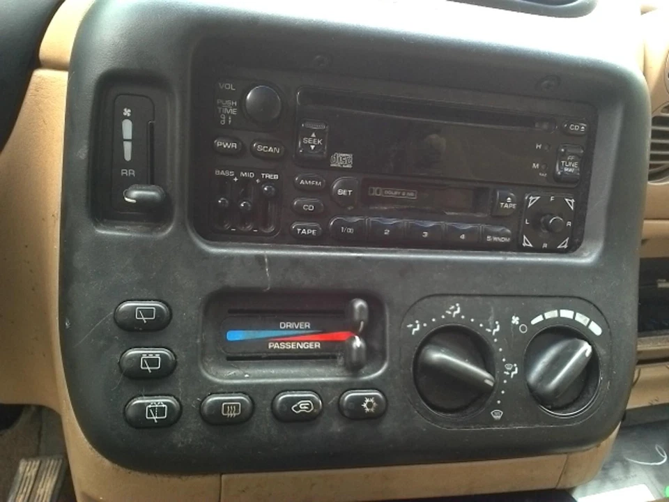 Motor de arranque usado se adapta a: Dodge Caravan 2000 3,3 L pin-estrecho tipo conector grado Foto 1 de 4