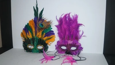 LOT OF 2 BEAUTIFUL COLORED FEATHER HALLOWEEN THEATER FACE MASKS - NEW UNUSED - Image 1 of 4