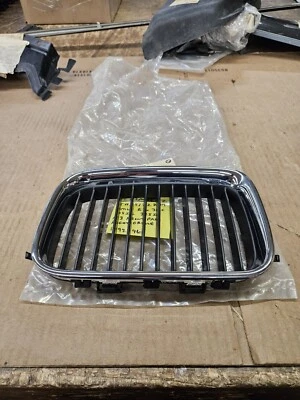 Parrilla delantera negra cromada para BMW 1992-1996 E36 318IS 325i M3 51138122237 NOS 1992-1996 Foto 1 de 4