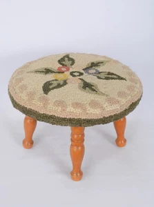 Vintage runder Fußhocker mit Blumen Haken Teppich Top Holzbeine MCM 9,5" x 13" - Bild 1 von 7