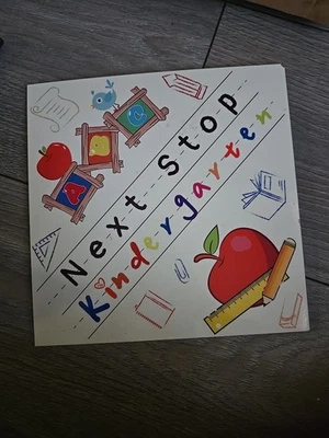 Letrero Next Stop Kindergarten  Foto 1 de 4