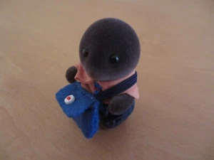 Sylvanian Families Baby Maulwurf Baby mit Postuniform Calico Critters limitiert - Bild 1 von 20