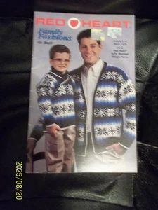 1998 Vtg Red Heart Family Fashions to knit Pattern Book 1426 - Picture 1 of 4