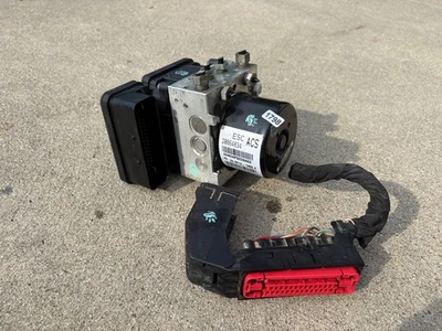 通用凯迪拉克 SRX 2010 3.0L 升 ABS 防锁制动泵模块 20864834 — 第 1/4 张图片