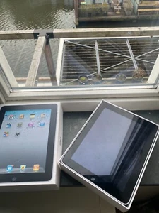 Apple iPad 1st Gen WiFi A1219 32GB Silver Tablet Working Fine - Afbeelding 1 van 4
