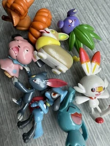 POKÉMON PVC FIGURE LOT/8 Pearlescent Vulpix Wicked Cool Toys Wobbuffet Sneasel & - Picture 1 of 23