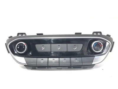 PANNEAU DE COMMANDE DE VENTILATION HYUNDAI i30 97250-G4001 Hatchback - Photo 1/4