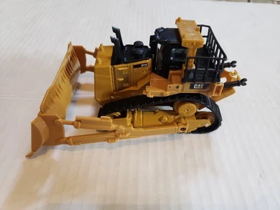 Caterpillar Cat D11T Track-Type Tractor Elite 1:64 DieCast Masters - Image 1 of 4