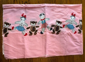 Osos y muñecas de tela de mezcla de algodón de colección rosa para vivero The Springs 3 yardas - Imagen 1 de 7