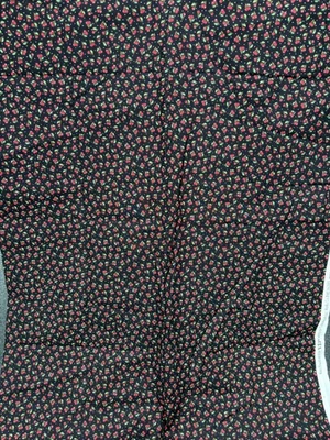 Cerezas Cranston Mary Engelbreit 54" L x 44" W por todas partes - en negro Foto 1 de 4