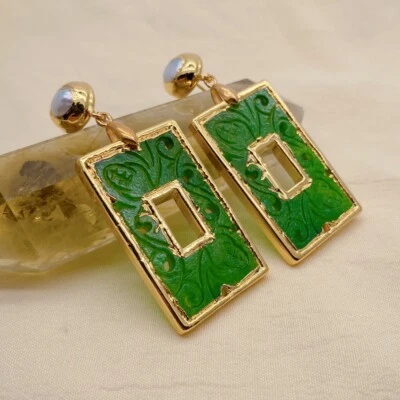 Pendientes Tallados en Jade Verde Perla Blanca Chapados en Oro Tachuela Estilo Pendiente Foto 1 de 4