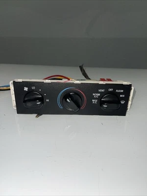 Heater A/c Control FORD CROWN VICTORIA 98 99 00 01 02 03 04 05 06 07 08 09 10 11 - Image 1 of 4