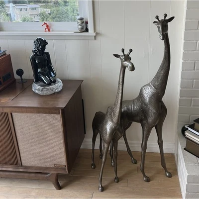 Estatuas de piso de jirafa de latón modernas de mediados de siglo de colección GRANDES 52 pulgadas y 46 pulgadas Foto 1 de 4