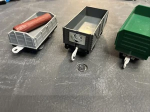 Thomas The Tank Train Cart Containers - Picture 1 of 4