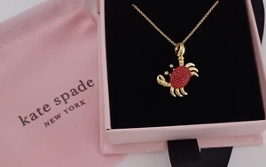 Kate SPADE - New York - Halskette Krabbe. Vergoldet, Emaille und Strass - Bild 1 von 7