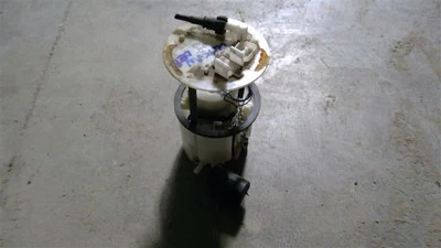 Bomba de combustible 11 Mitsubishi Galant 2011 2,4 L tracción delantera a 53972 Foto 1 de 4