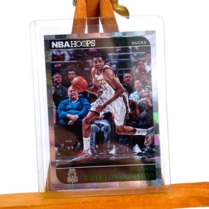 2014-15 Panini NBA Hoops Green #62 Giannis Antetokounmpo Holo Border - Bild 1 von 2