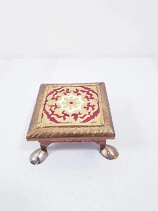 SMALL ANTIQUE VICTORIAN BRASS DECORATIVE BOX TABLE . - Picture 1 of 12