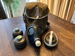 Vintage Israeli gas mask, French transport bag, German filter canisters WOW - Picture 1 of 22