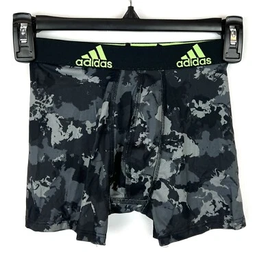 Paquete de 3 calzoncillos boxer Adidas gris/verde lima/camuflaje para niños talla mediana Foto 1 de 4