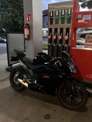 Yamaha YZF-R 125 - Bild 1 von 4