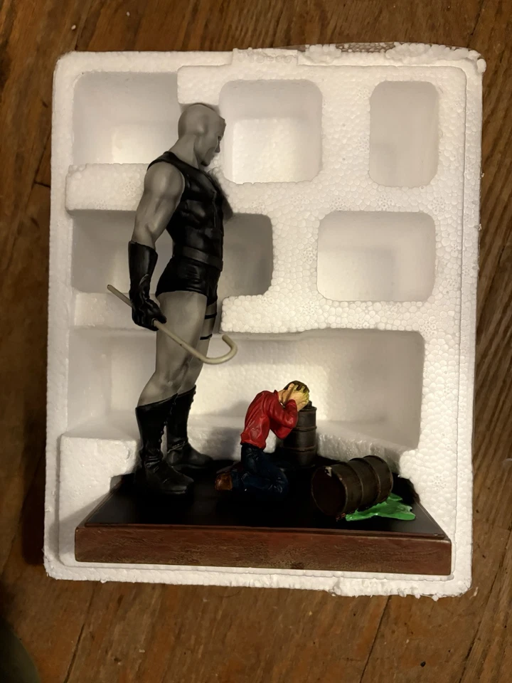 Estatua de Daredevil Marvel Origins de Diamond Select - Edición limitada (#718/2500) Foto 1 de 4