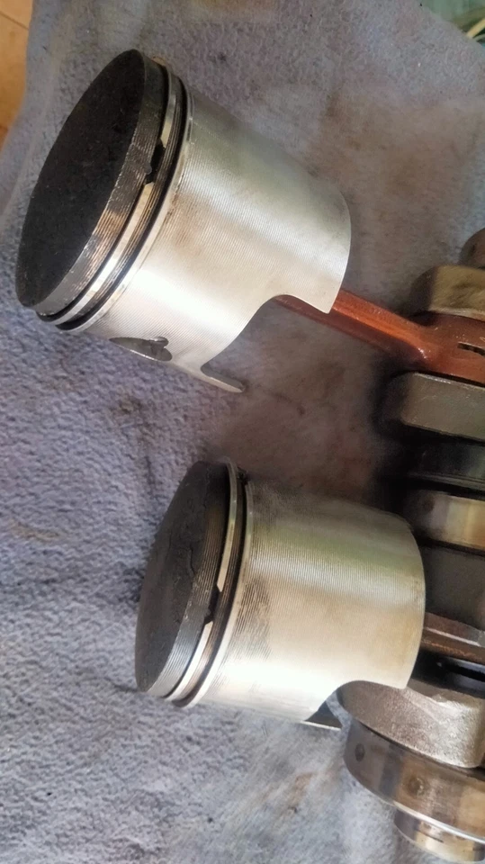 Used Outboard Motor Parts Suzuki  DT 25 Crankshaft Complete . - Image 1 of 4