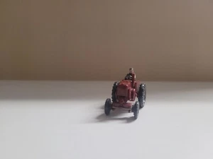 Wiking 1:87 Lanz Bulldog mit Fahrer in braunrot, Nummer 880/12 - Bild 1 von 2