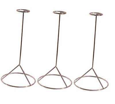 AMKA Helm Display Ständer Helm Halter Metal Stand for Helmets Set mit 3 Stück