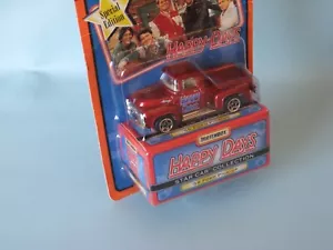 Matchbox Star Car 1956 Ford Pick-Up Happy Days TV metallic rot Spielzeugauto 65mm e - Bild 1 von 2