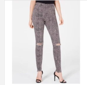 Pantalones de mezclilla para mujer talla 5/27R rewash juniors estampado de serpiente rasgados ajustados tiro alto - Imagen 1 de 9